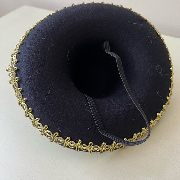 Halloween Costume with matching Sombrero. - Picture 12 of 13